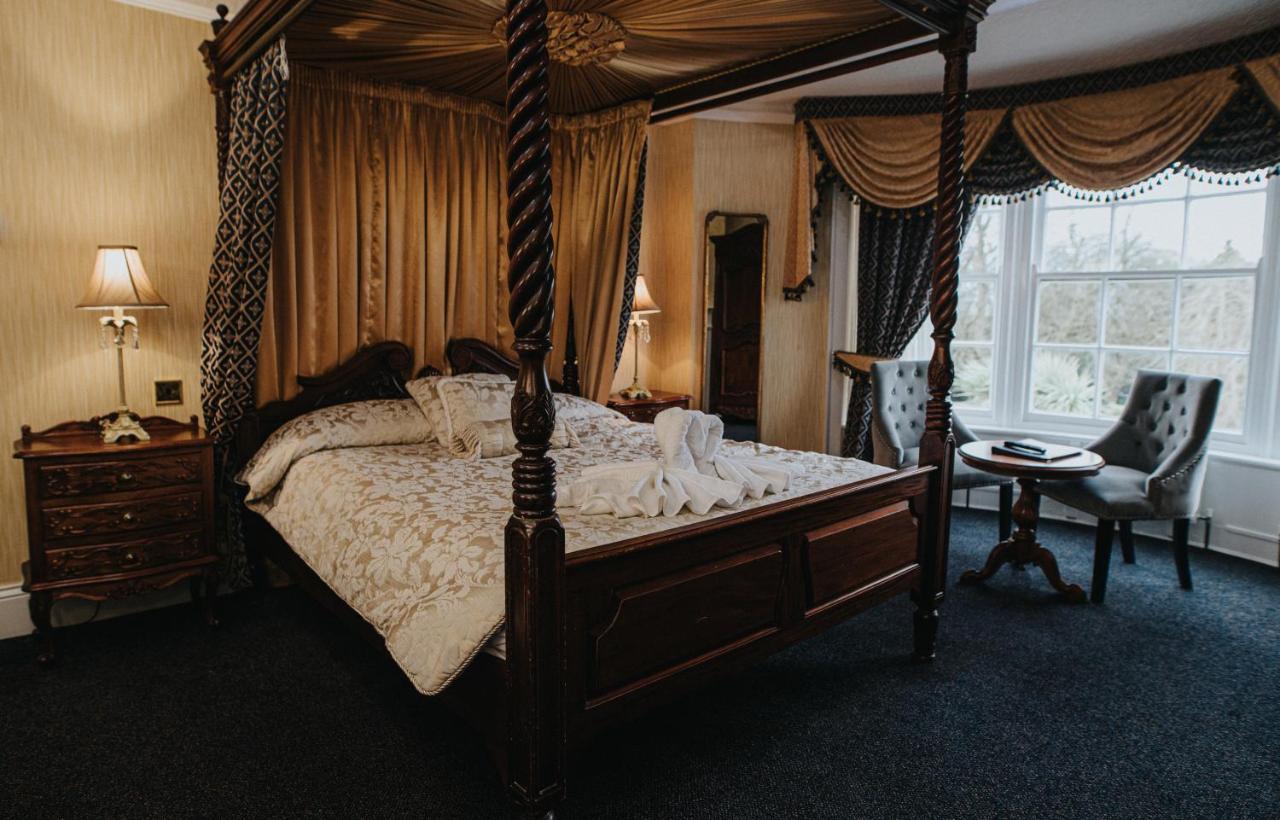 Kings Croft Hotel พอนทีแฟรกต์ ภายนอก รูปภาพ