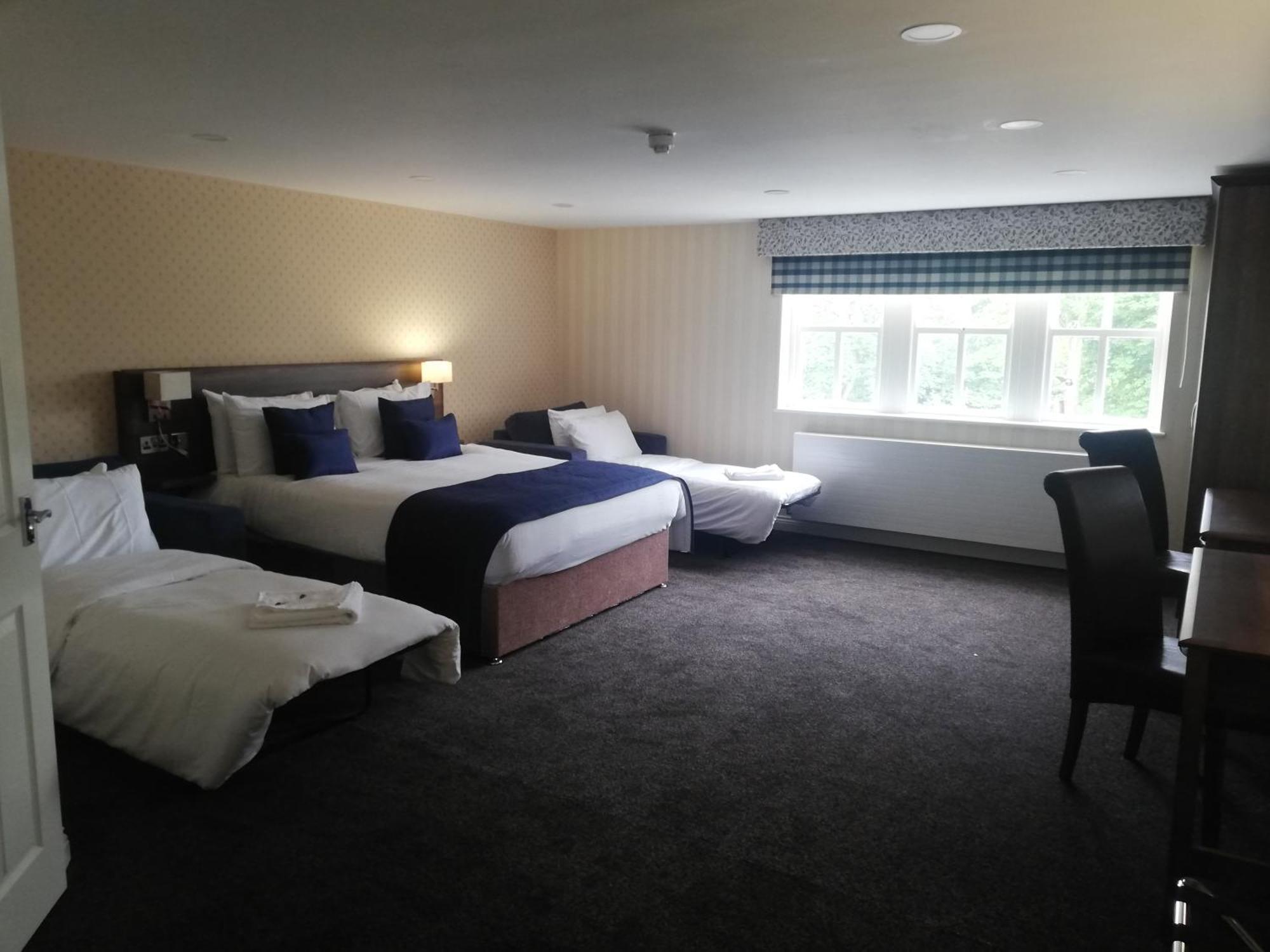Kings Croft Hotel พอนทีแฟรกต์ ภายนอก รูปภาพ