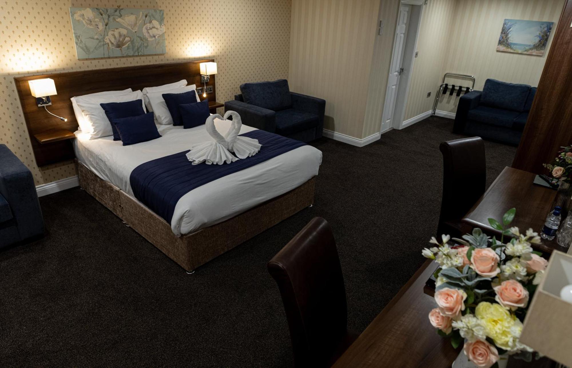 Kings Croft Hotel พอนทีแฟรกต์ ภายนอก รูปภาพ