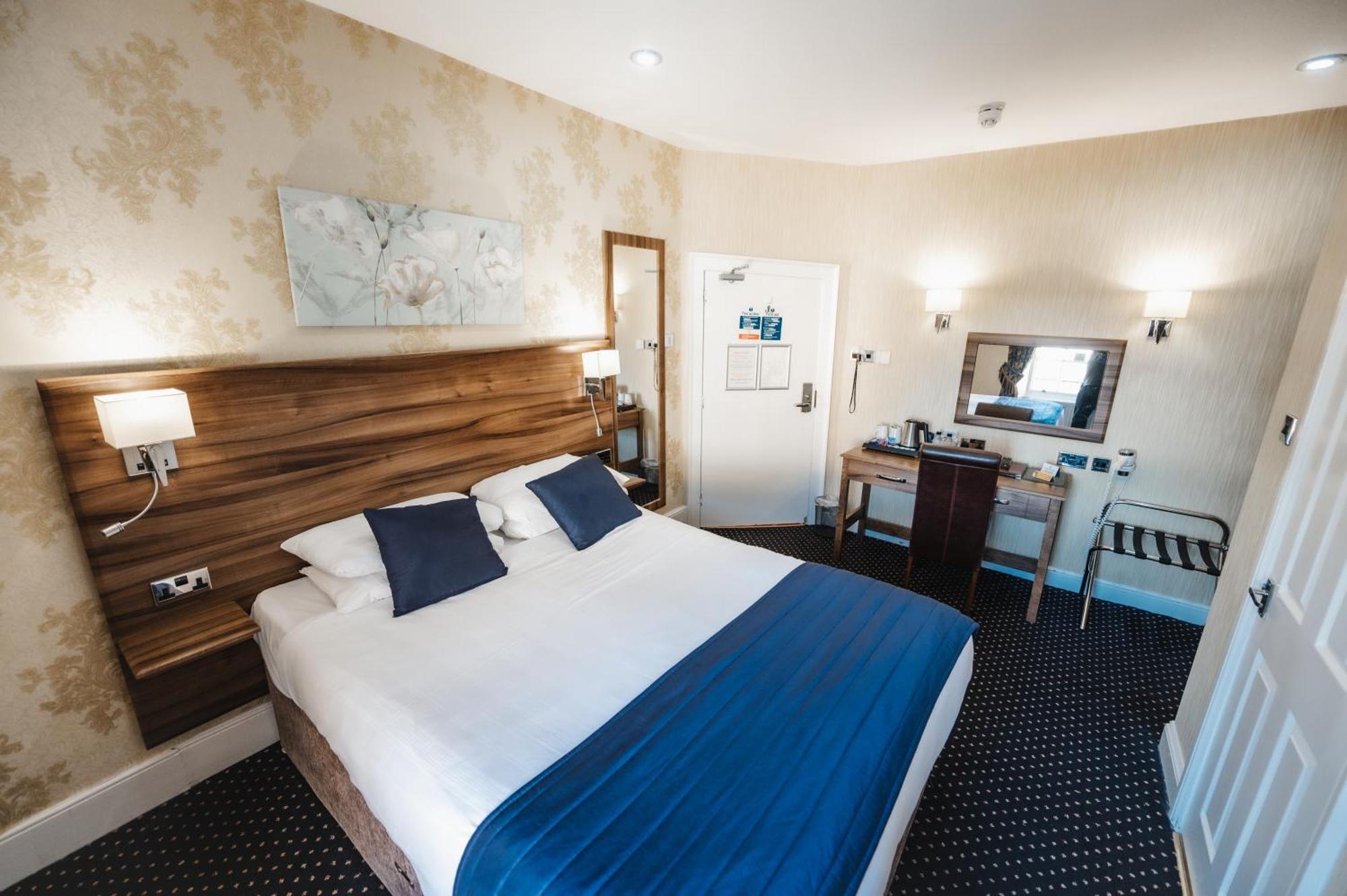 Kings Croft Hotel พอนทีแฟรกต์ ภายนอก รูปภาพ