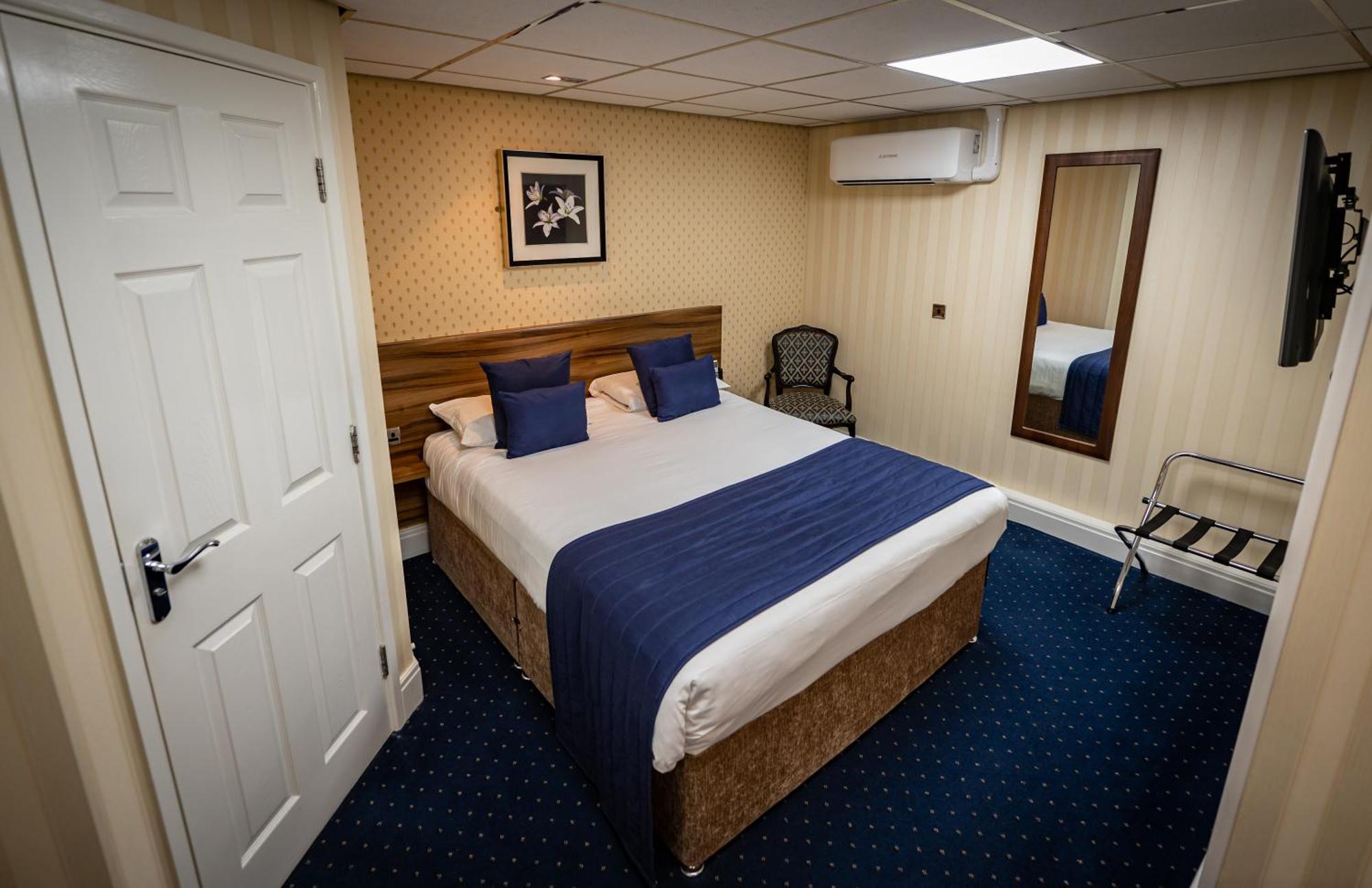 Kings Croft Hotel พอนทีแฟรกต์ ภายนอก รูปภาพ