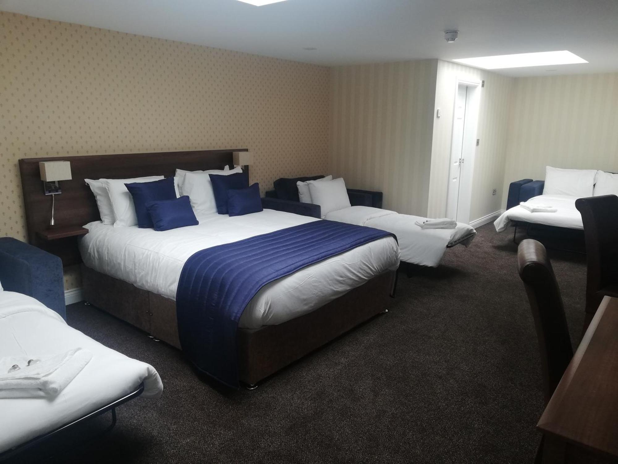 Kings Croft Hotel พอนทีแฟรกต์ ภายนอก รูปภาพ